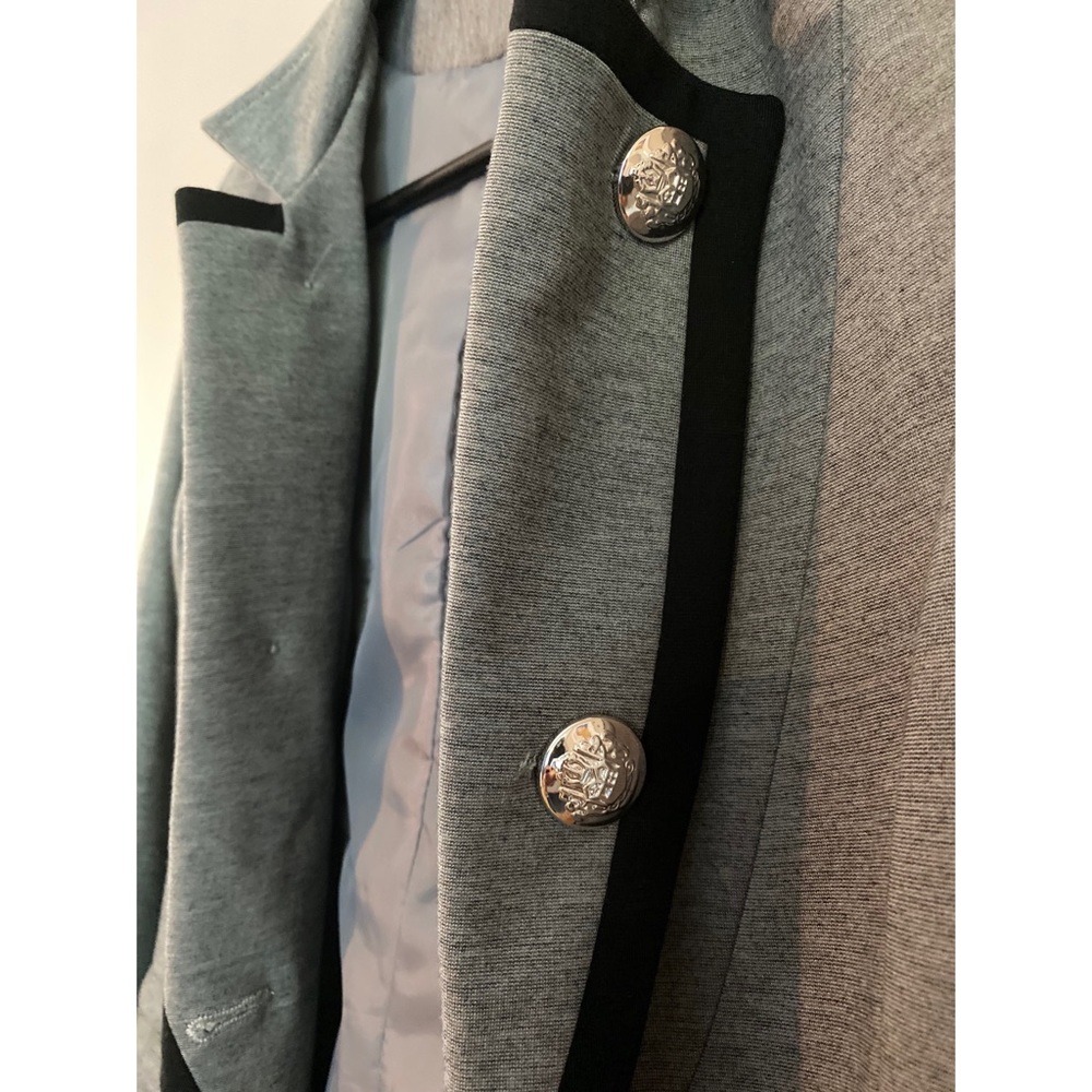 Blazer - Picture 4 of 7